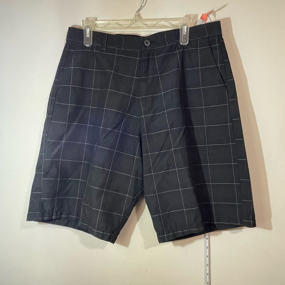 Burnside‎ Men’s size 34 Shorts Black pinstriped cotton blend dress shorts golf